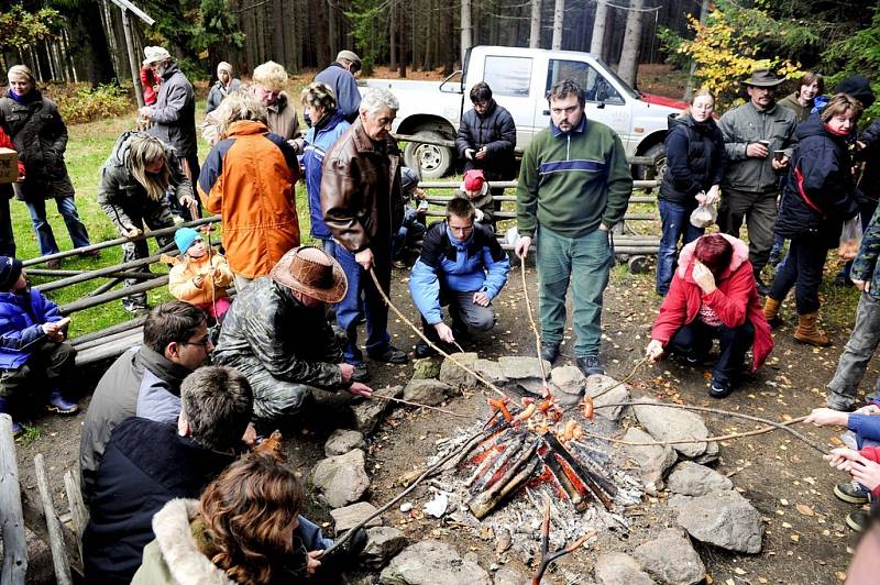 Sobota v Proseči pod Křemešníkem patřila tradiční Hubertově jízdě. Na start se letos postavilo padesát pět koní.