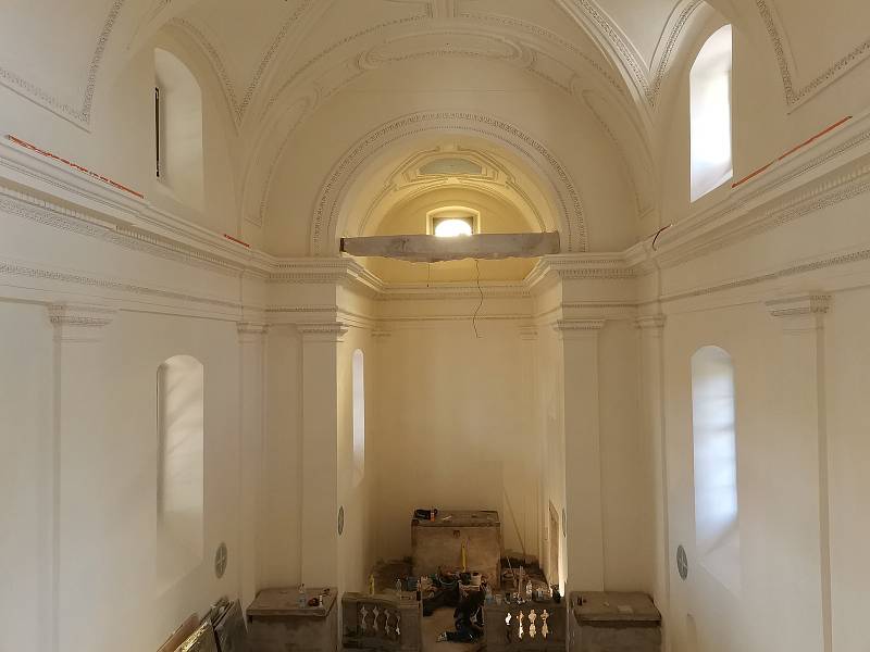 Opravená a znovu otevřená kaple Panny Marie Bolestné v obci Kámen