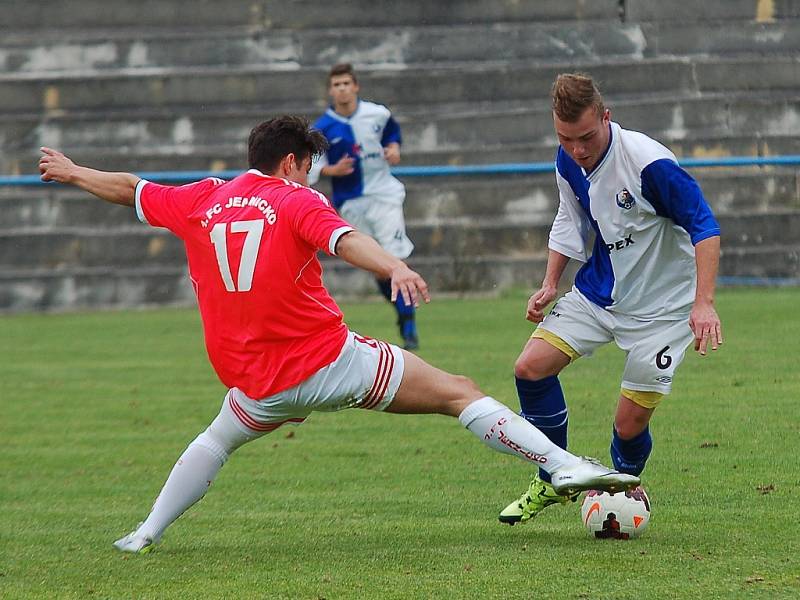 Nedělní duel mezi Velkým Meziříčím B a Humpolcem bude zřejmě hodně vyrovnaný. Soupeře v tabulce krajského přeboru dělí pouhý bod.