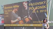 Festivalový billboard mají v Pacově v západní části Vysočiny přímo vedle knihkupectví U Hrušky, které provozuje organizátorka festivalu Jana Hrušková. 