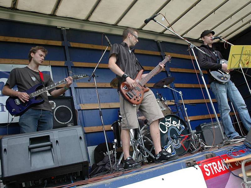 Jako první se v kategorii Hard and heavy/Rock umístila pelhřimovská kapela CéZed. Vítězná skupina zpříjemnila sobotu i posluchačům u rybníka Stráž.