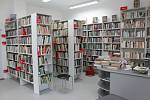 Černovickou knihovnu přestěhovali zaměstnanci tamního městského úřadu za dva dny. 