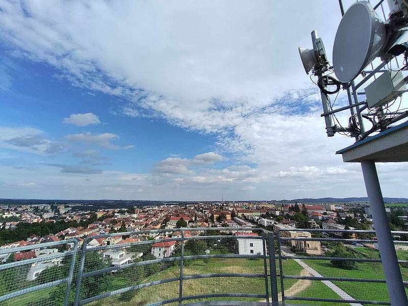 Úchvatné pohledy z třebíčské rozhledny na Kostelíčku