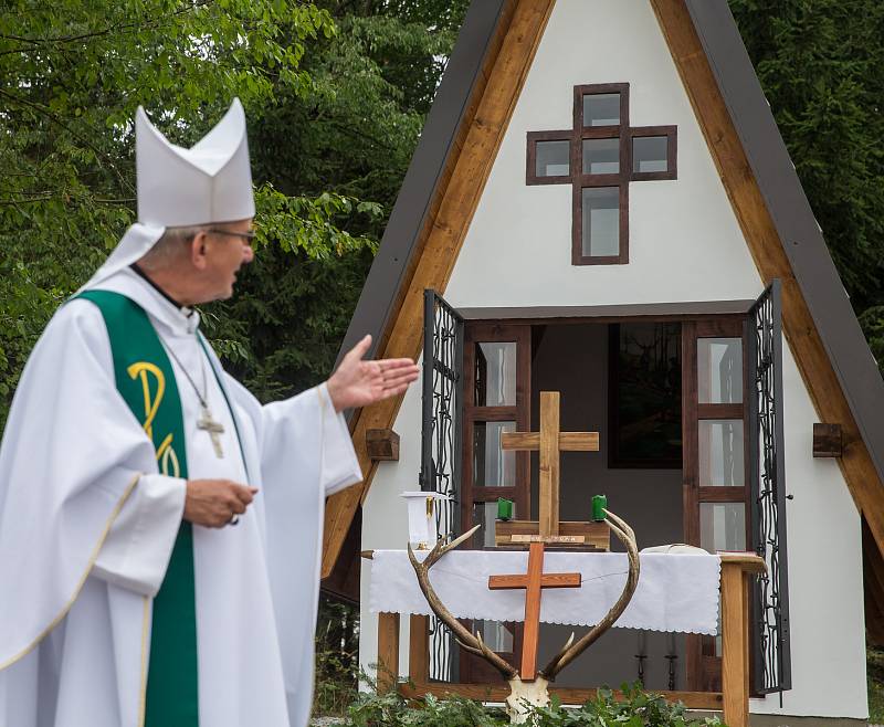 Vysvěcení zcela nové lesní kaple svatého Huberta ve Výklanticích na Pelhřimovsku.