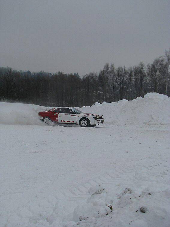 Amatérská zimní mini rallye.