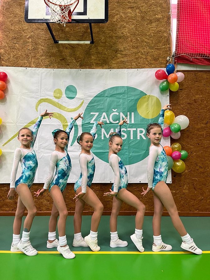 Gymnastický aerobik AG zleva: Johana Plavcová, Emma Brousilová, Lilian Pletková, Natálie Voráčová a Karolína Mullerová.