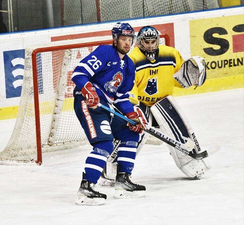 II. liga ledního hokeje: IHC Písek - HC Tábor 1:13.