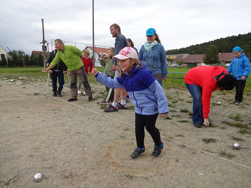 Jubilejní 10. turnaj v pétanque v Semicích.