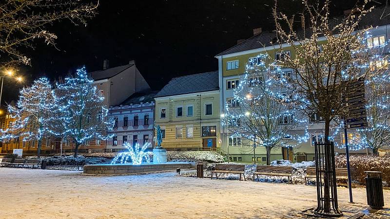 Adventní výzdoba Milevského náměstí.