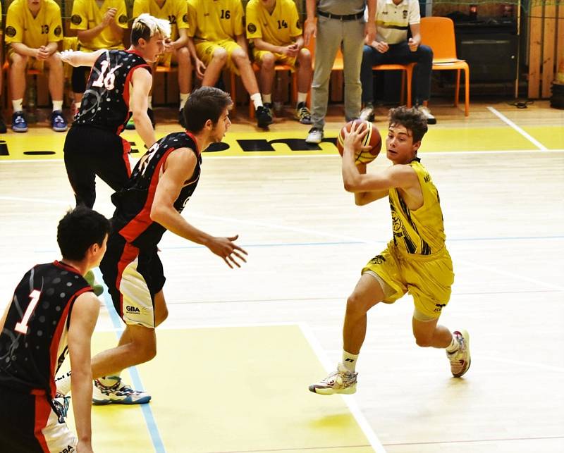 Extraliga basketbalu U19: Sršni Photomate Písek - Lions J. Hradec 91:81.