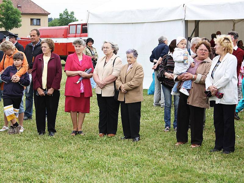 Svěcení obecních symbolů a oslava 120 let existence SDH Kučeř.