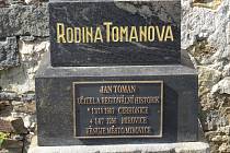 Pocta Janu Tomanovi - hřbitov Mirovice.