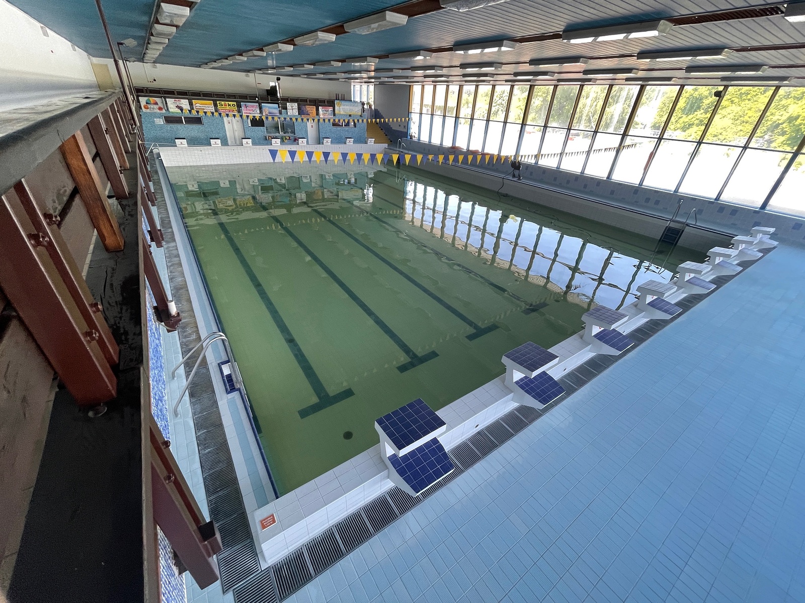 V pondělí se návštěvníkům otevře vnitřní bazén i běžecký ovál - Písecký  deník