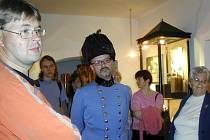 Pracovníci  Prácheňského muzea  v Písku při pátečních nočních prohlídkách expozic se  návštěvníkům představili v různých historických kostýmech. Jan Kotalík zvolil uniformu finanční stráže a provedl účastníky  dvou nočních prohlídek.