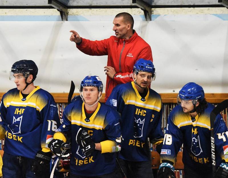 II. liga hokeje: IHC Králové Písek - BK Havlíčkův Brod 4:8 (2:0, 1:3, 1:5).