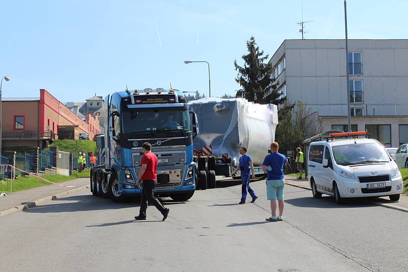 Nový kotel pro výtopnu Samoty.