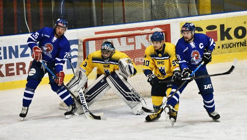 II. liga ledního hokeje: IHC Písek - HC Tábor 1:13.