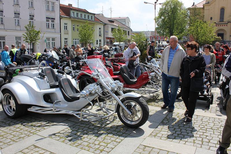 Desáté setkání motorkářů s požehnáním na cestu v Milevsku.