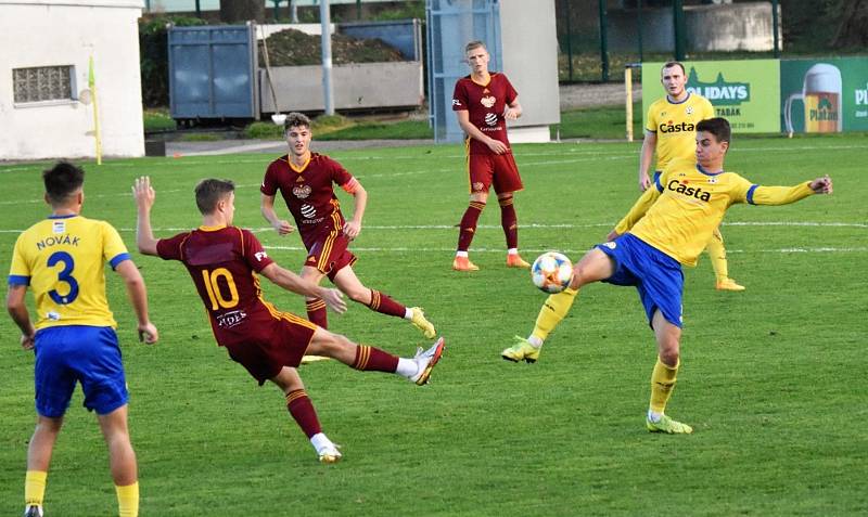 11. kolo ČFL: FC Písek - Dukla Praha B 3:1 (0:1).