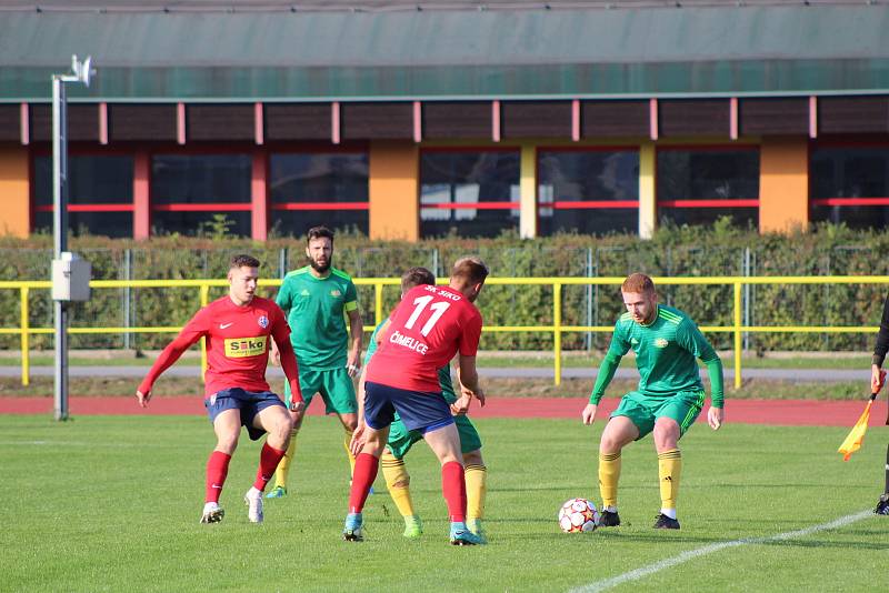 Čimelice doma uhrály s Prachaticemi remízu 2:2. Snímek je z podzimního vzájemného duelu v Prachaticích, který domácí vyhráli 4:0.