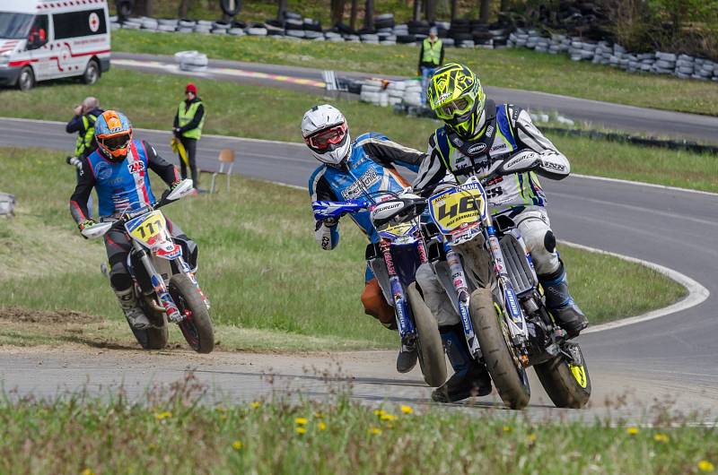 Závody Supermoto G-Cup v Písku na Hradišti.