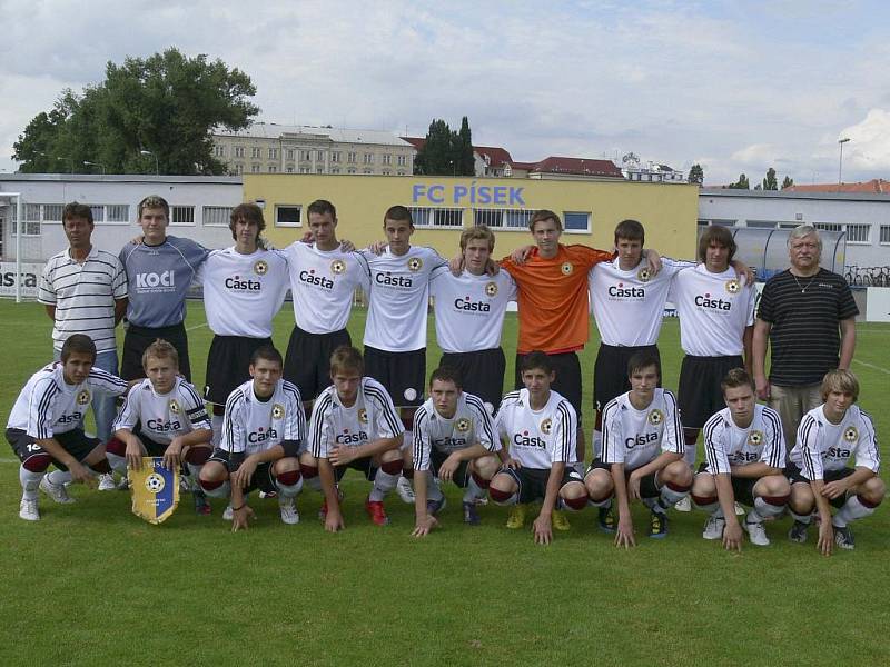 Přátelské mezinárodní utkání staršího dorostu U19 fotbalistů FC Písek a Mnichova 1860. 