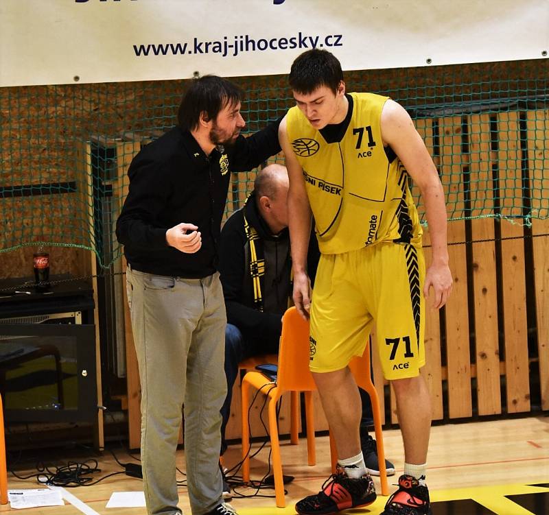 Basketbalová I. liga mužů: Sršni Photomate Písek - Lokomotiva Plzeň 112:86.