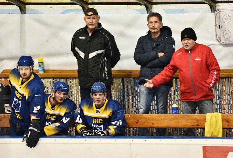 II. liga ledního hokeje: IHC Písek - HC Tábor 2:8.