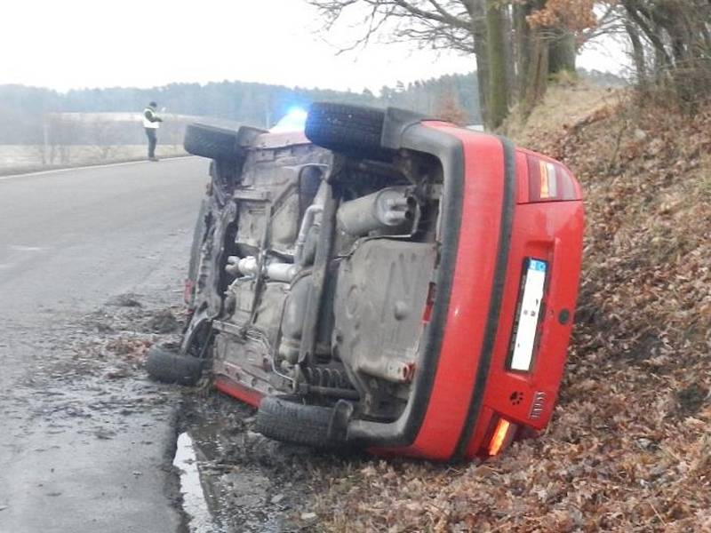 Dopravní nehoda u Zhořského Březí.