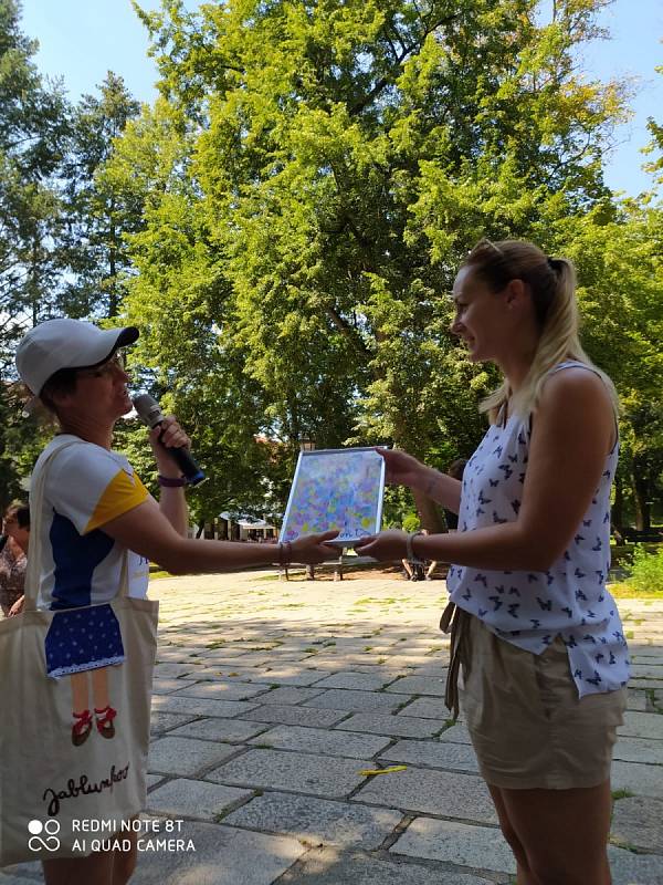 Mírová pochodeň v Písku a vystoupení žákyň ZŠ Cesta.