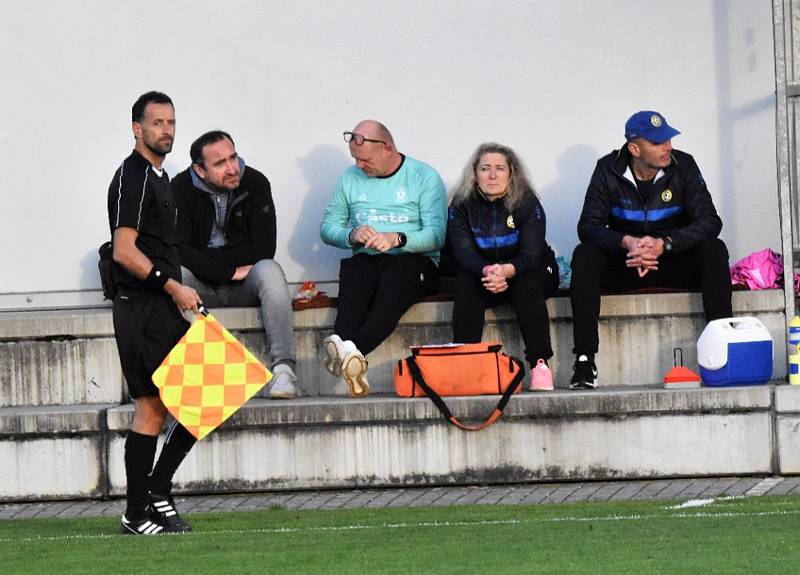 11. kolo ČFL: FC Písek - Dukla Praha B 3:1 (0:1).