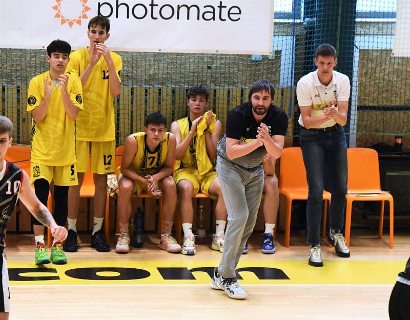 Extraliga basketbalu U19: Sršni Photomate Písek - Lions J. Hradec 91:81.