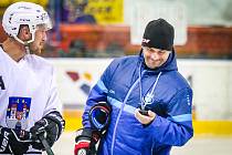 Hokejisté Písku se od 31. července připravují na ledě pod vedením nového trenéra Jana Trummera. Před startem II. ligy mají v plánu sedm zápasů.