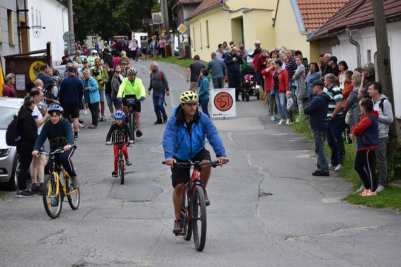 Historické vozy projely Putimí.