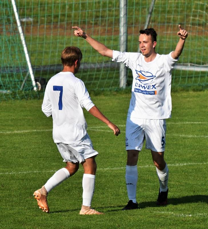 Fotbalový KP: ZVVZ Milevsko - Junior Strakonice 3:1 (1:1).