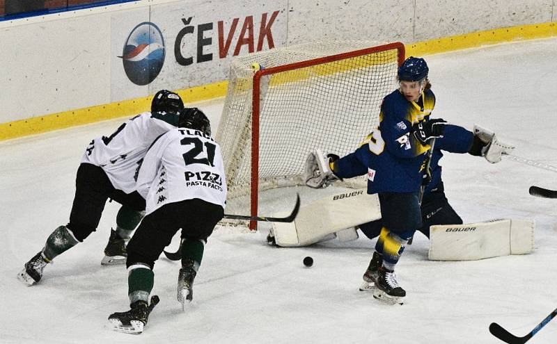 II. hokejová liga: IHC Králové Písek - HC Příbram 7:2.