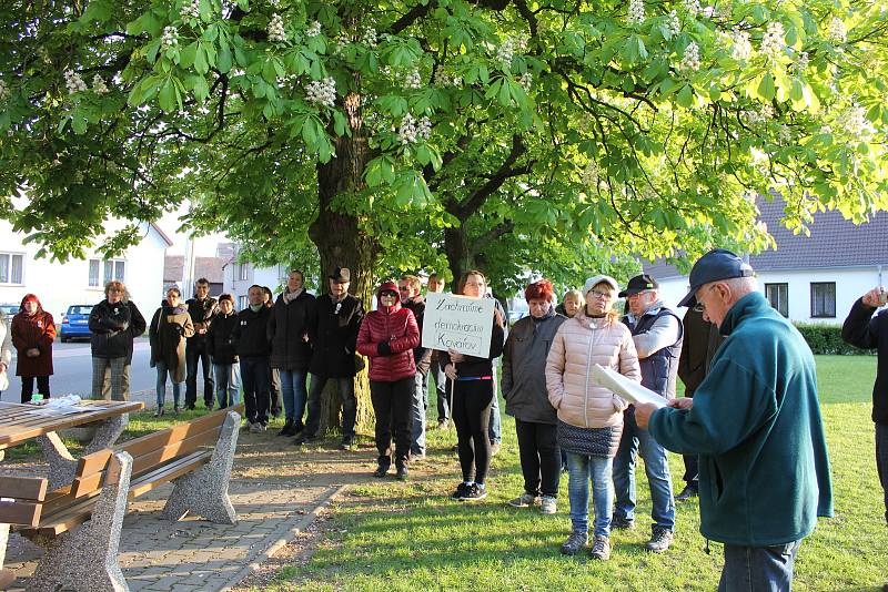 Protest v Kovářově.