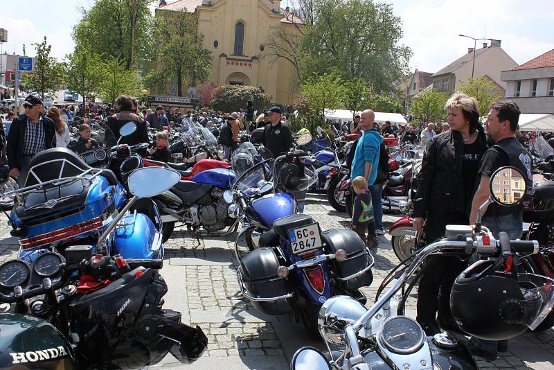 Desáté setkání motorkářů s požehnáním na cestu v Milevsku.