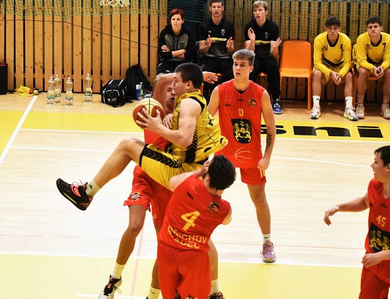 Basketbalová 1. liga: Sršni Photomate Písek – GBA Lions Jindřichův Hradec 81:84 (22:19, 48:31, 61:63).