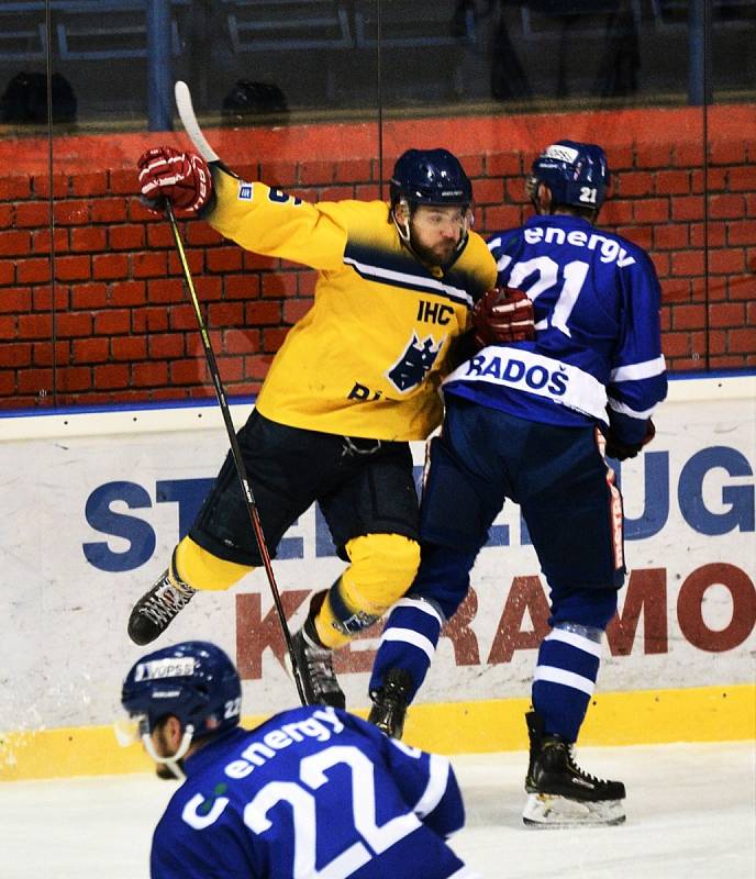 II. liga ledního hokeje: IHC Písek - HC Tábor 1:13.