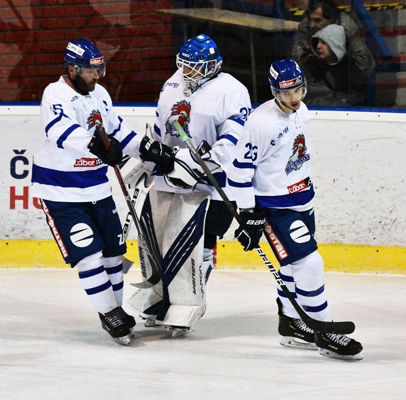 II. liga ledního hokeje: IHC Písek - HC Tábor 2:8.