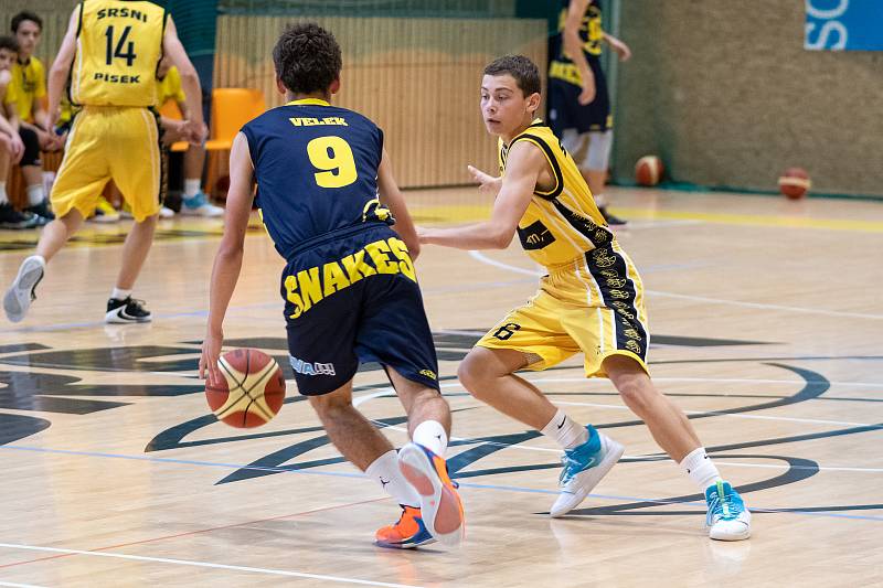 Basketbaloví kadeti na úvod soutěže porazili ostravské soupeře.