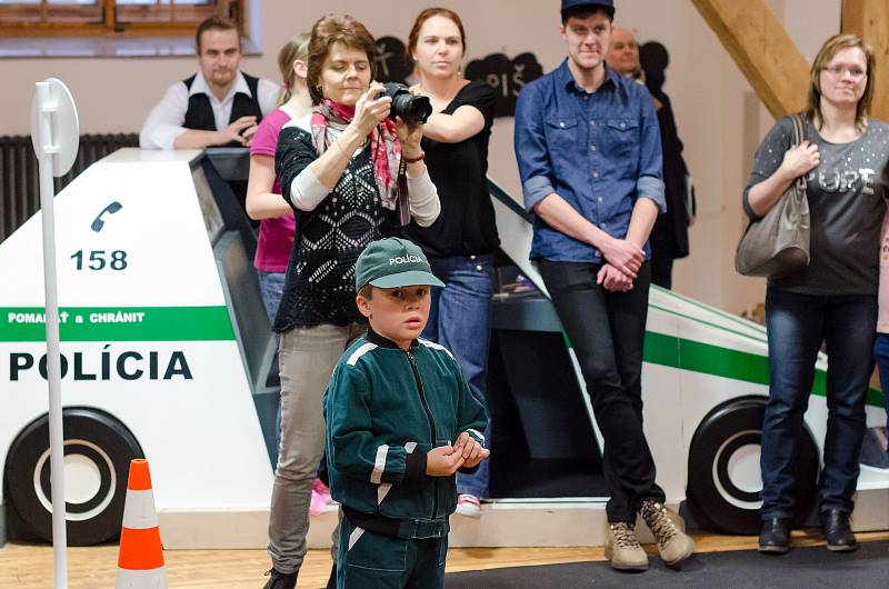 Písecká dětská galerie Sladovna otevřela výstavu Já, hrdina.