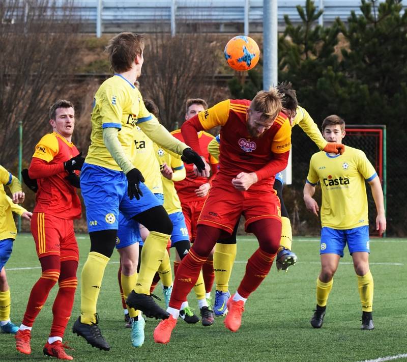 Přípravný fotbal: FC Písek - Dukla Praha 0:4 (0:1).