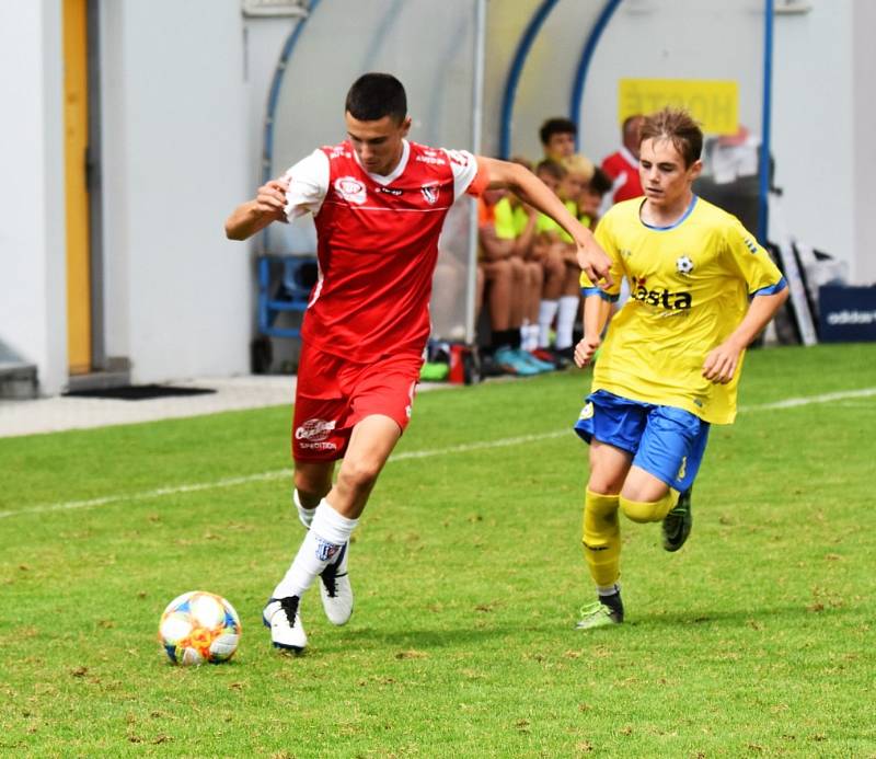 Česká liga dorostu U17: FC Písek - FK Pardubice B 0:3 (0:1).