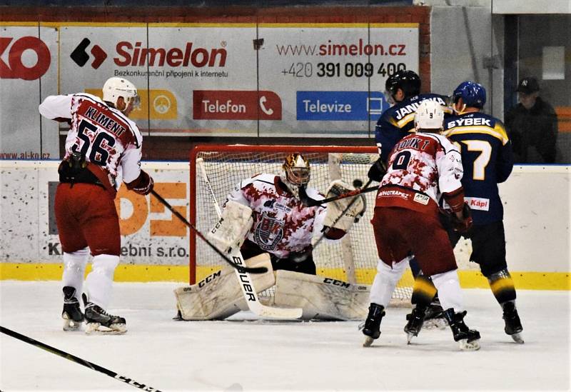 II. liga hokeje: IHC Králové Písek - BK Havlíčkův Brod 4:8 (2:0, 1:3, 1:5).