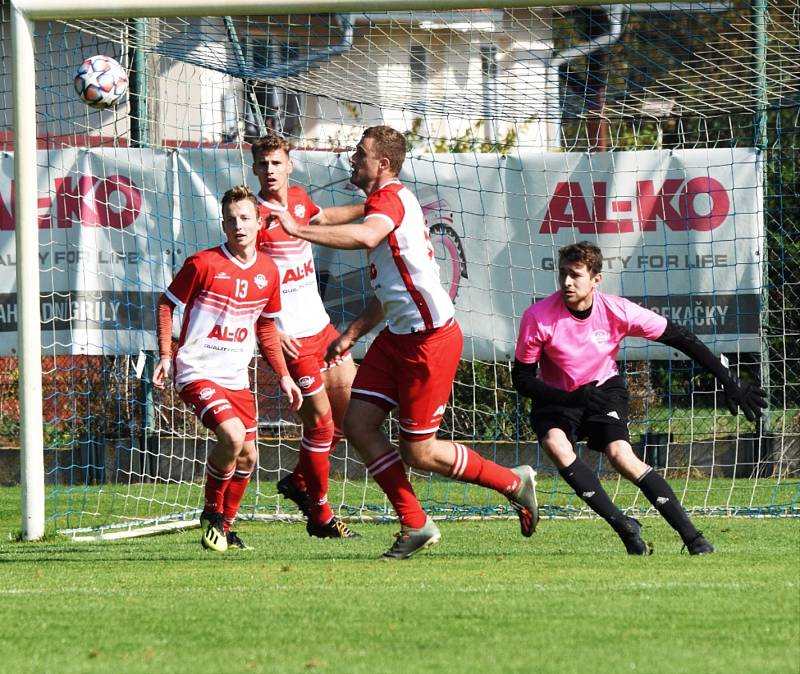 Fotbalová A třída: Semice - Strunkovice 4:0 (3:0).