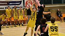 Český pohár basketbalistů: Sokol Sršni Písek - ERA Basketbal Nymburk 67:109.