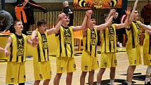 Český pohár basketbalistů: Sokol Sršni Písek - ERA Basketbal Nymburk 67:109.