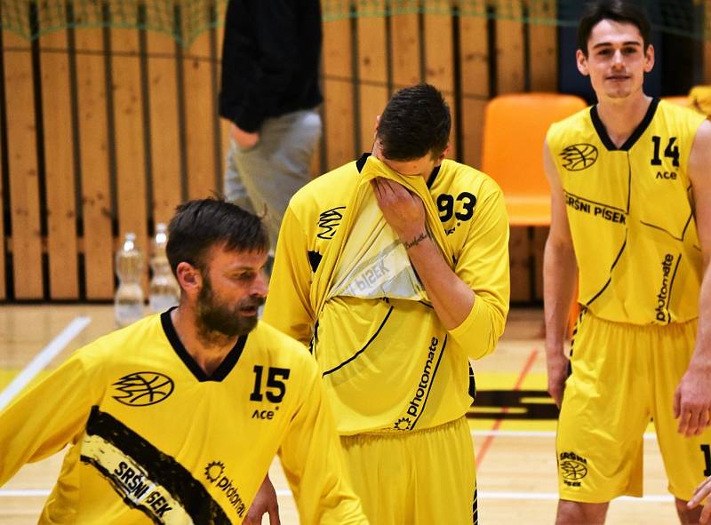 Čtvrtfinále play off 1. ligy basketbalistů: Sršni Photomate Písek - Lokomotiva Plzeň 93:54 (58:22).